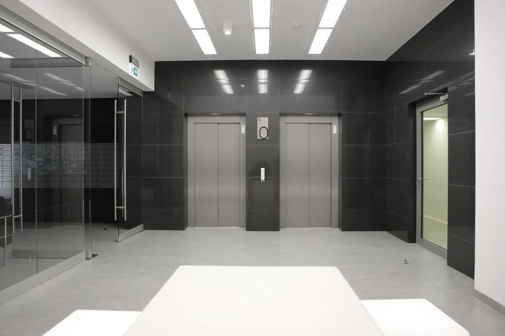 ［ポズナン市内中心部］スタジオ アパートメント（35 m²）／1バスルーム エクステリア 写真